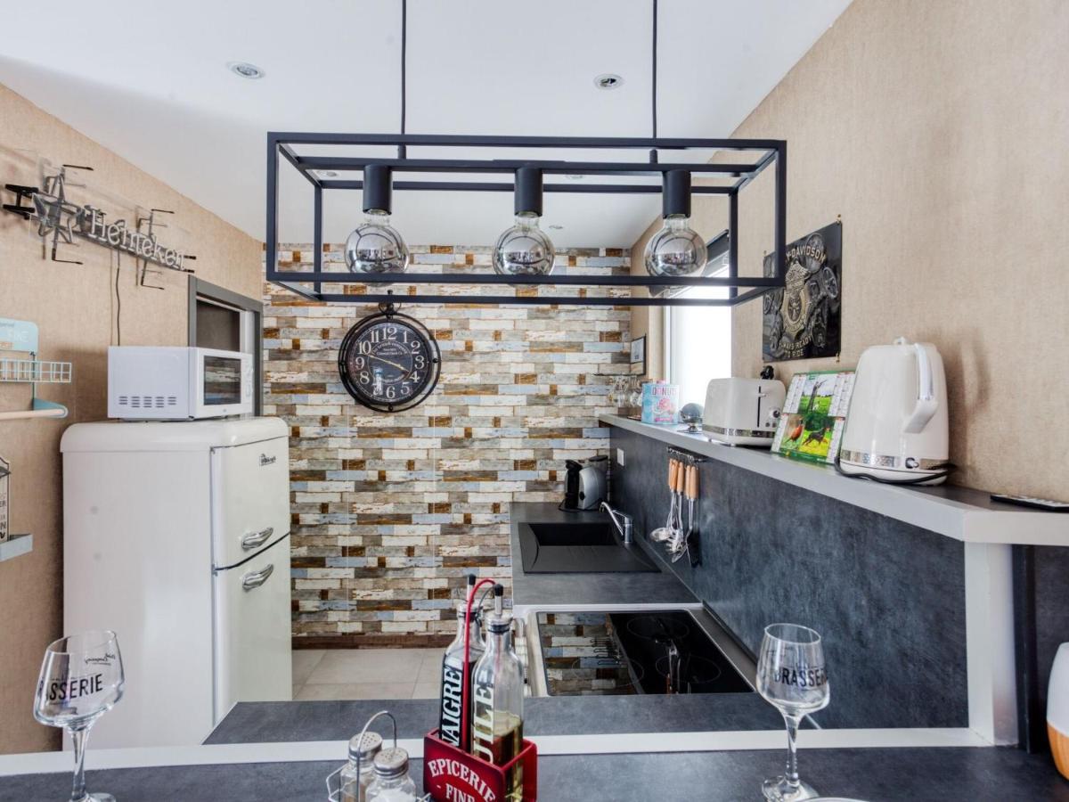 Cosy Apartment In Eperlecques With Fireplace Экстерьер фото