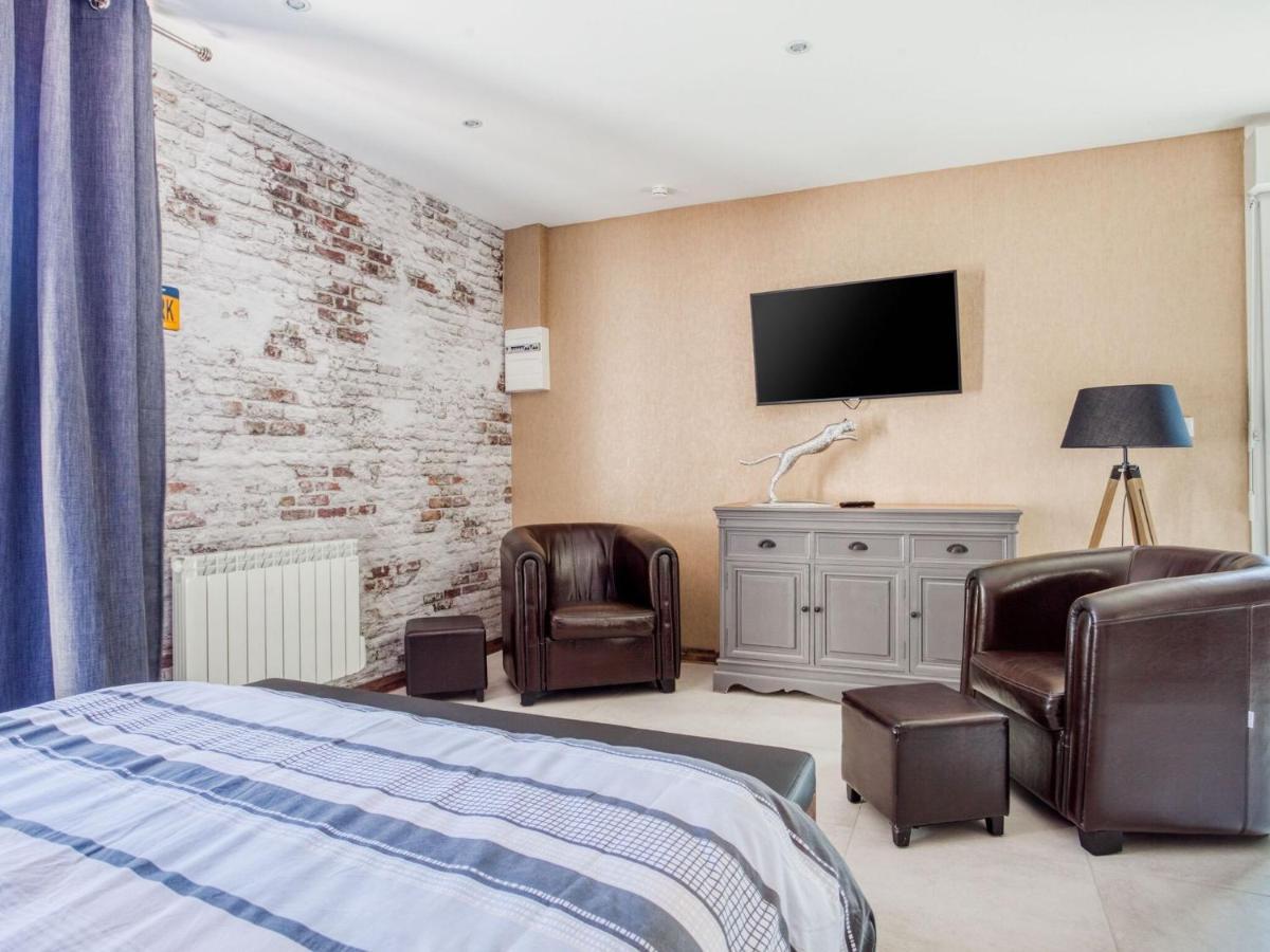 Cosy Apartment In Eperlecques With Fireplace Экстерьер фото