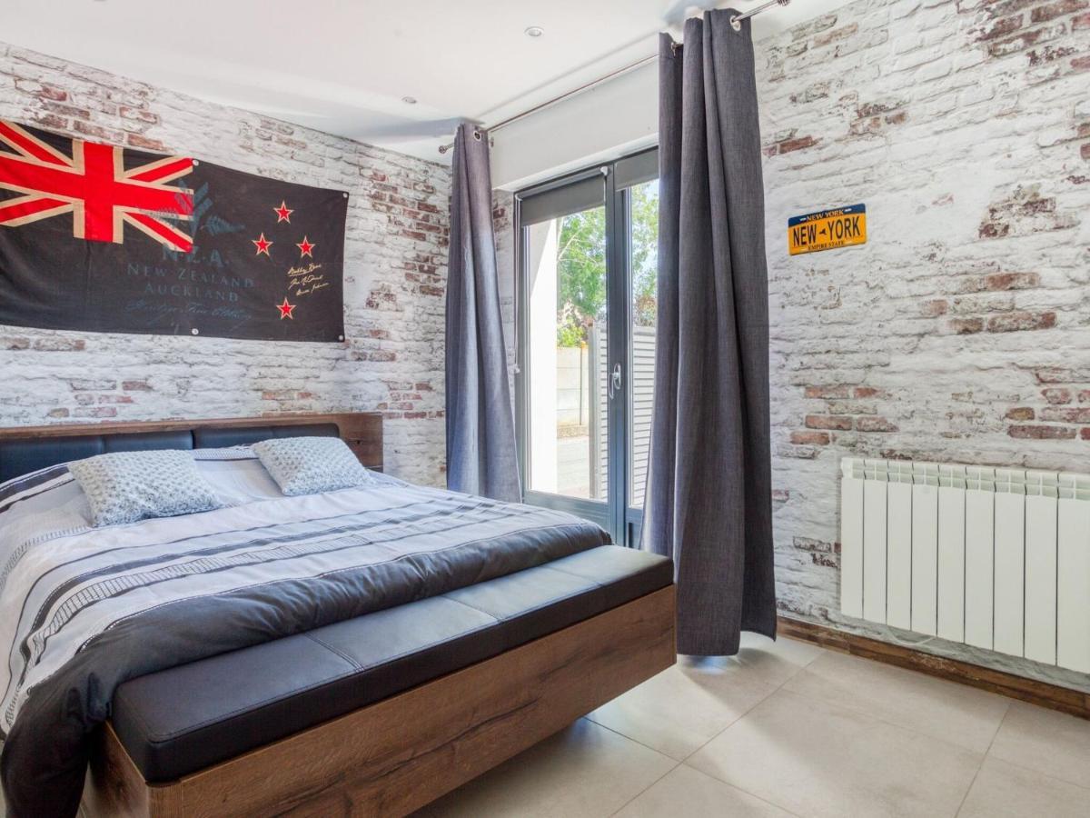 Cosy Apartment In Eperlecques With Fireplace Номер фото